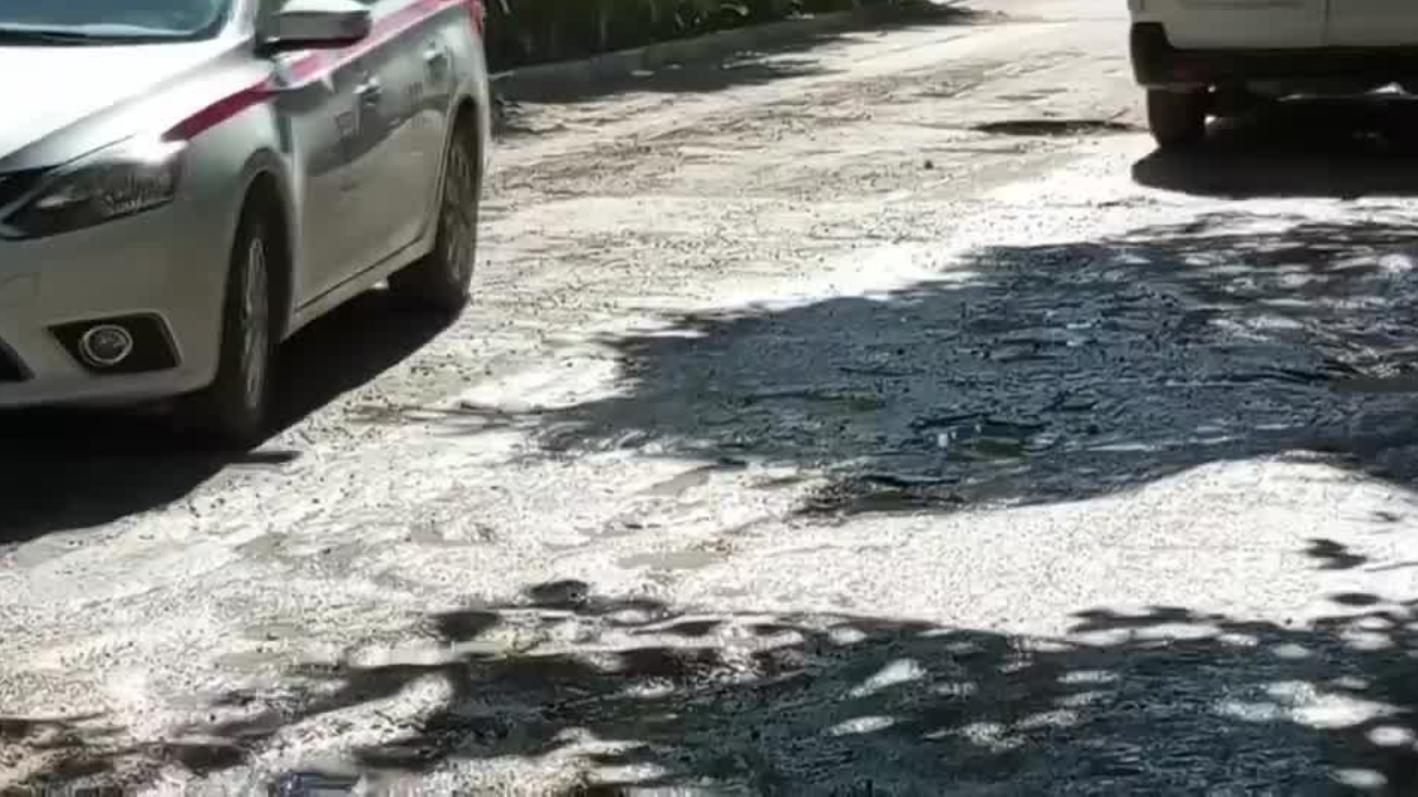 En las calles de Tulum se han reportado diversos baches, que han afectado a las personas