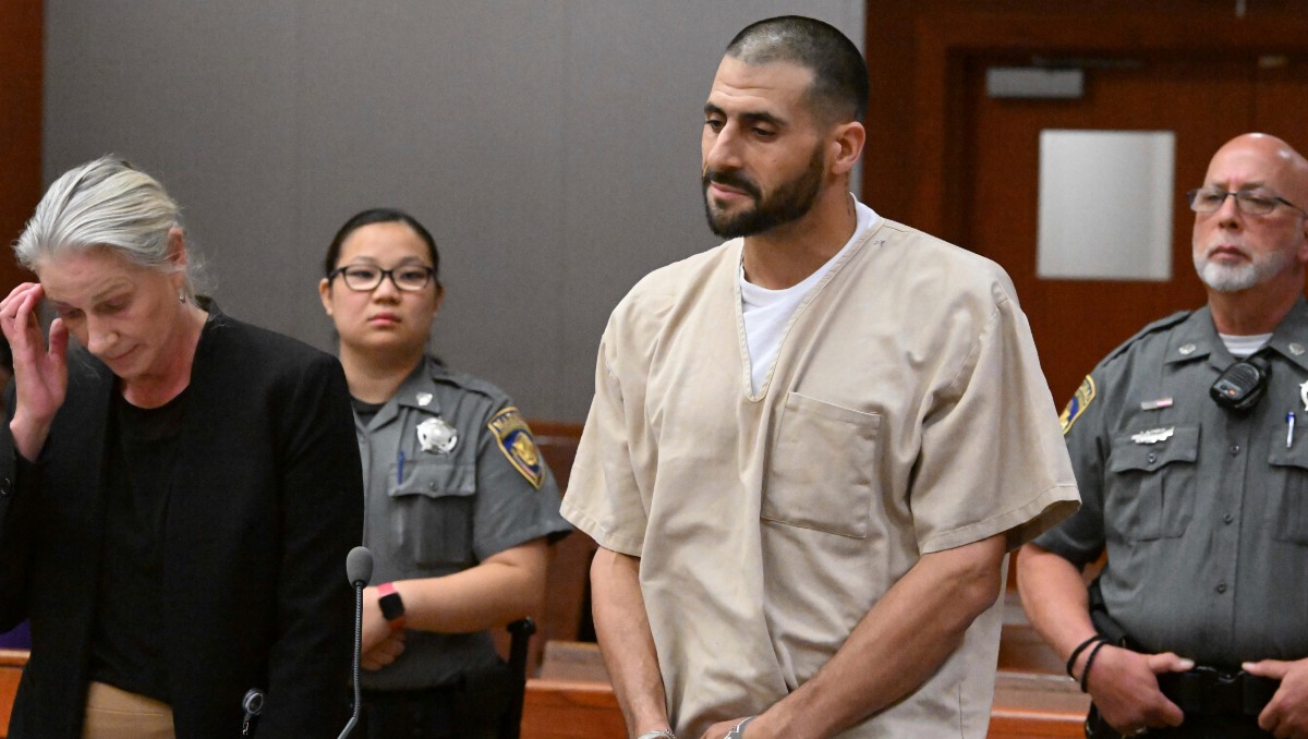Dennis Hernández, hermano de Aaron, culpable de amenaza de tiroteo (AP)