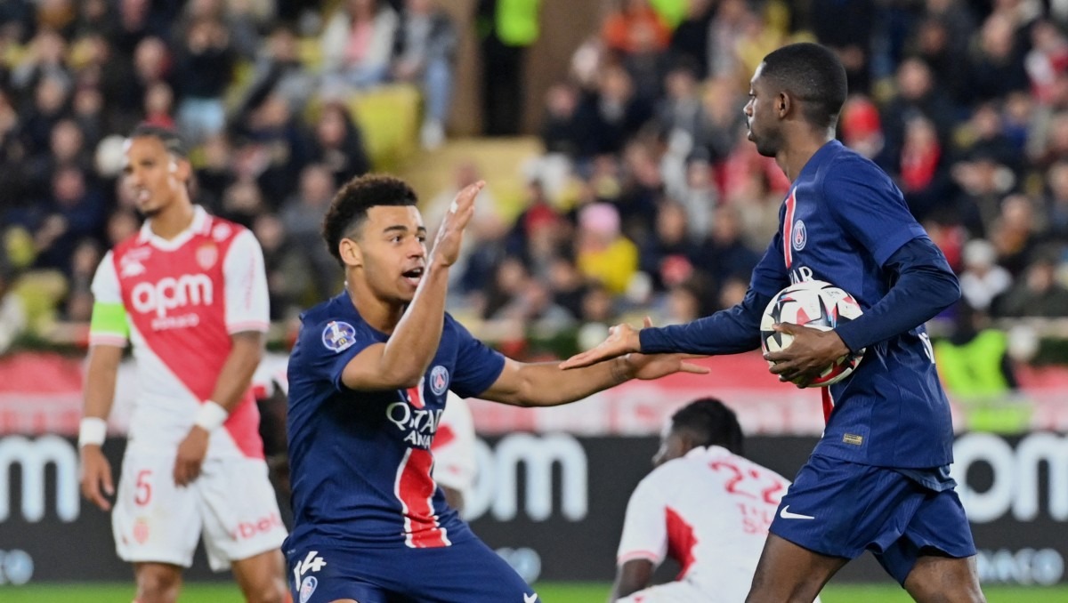 París Saint Germain vence a Mónaco para mantenerse como favorito al titulo en la Ligue 1 de Francia (Reuters)