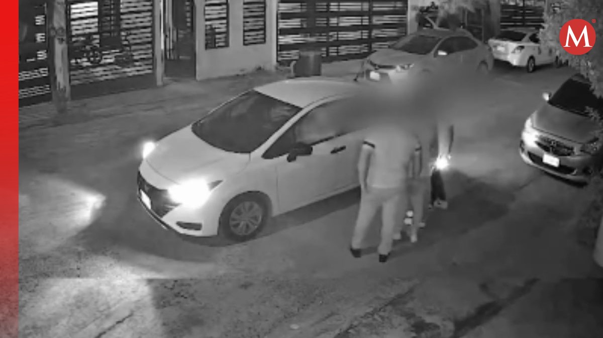 Hombres roban a jóvenes en Escobedo. Foto: Especial