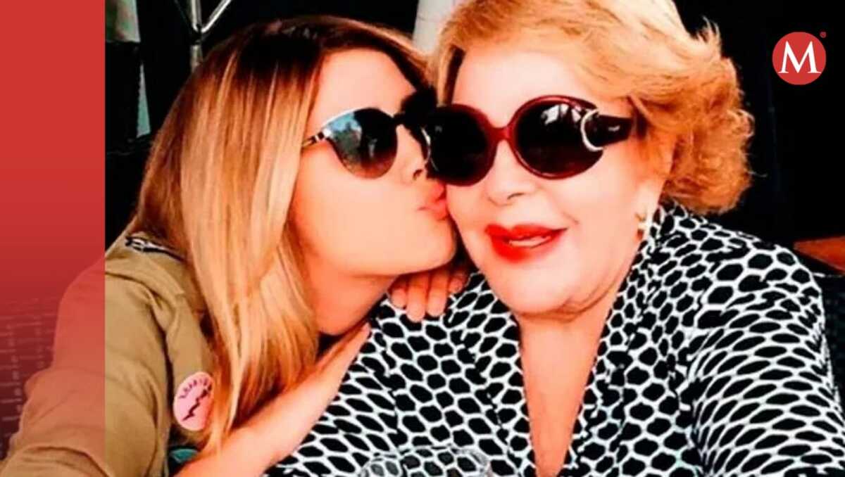Michelle Salas con su bisabuela Silvia Pinal