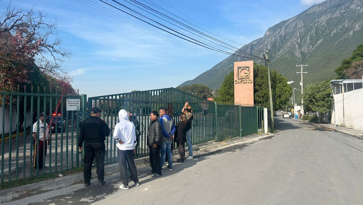 La zona del panteón sigue bajo vigilancia tras el ataque a balazos del miércoles | Pedro Delgado