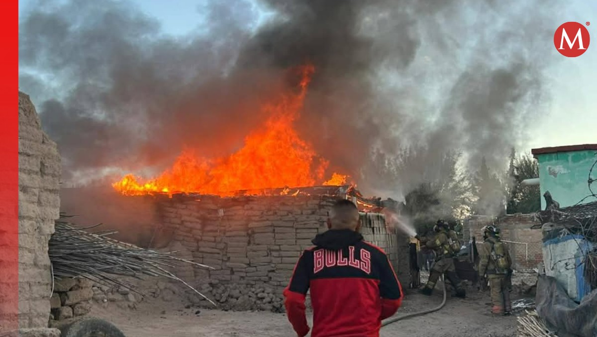 El incendio de la vivienda fue sofocado por los bomberos (Especial)