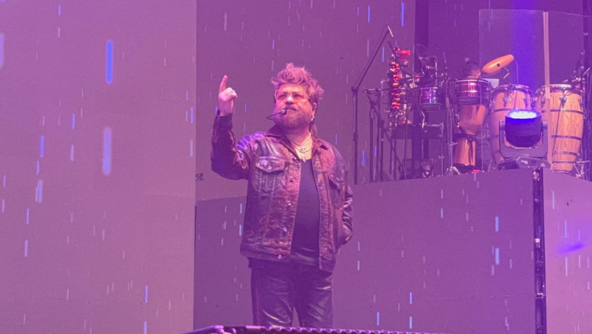 Luis Padilla inició el show con 'Si Ella Supiera' | Tadeo Gómez