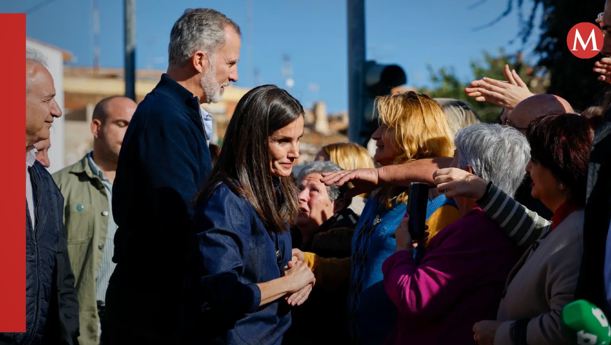 Reyes de España visitan localidad valenciana de Catarroja | EFE