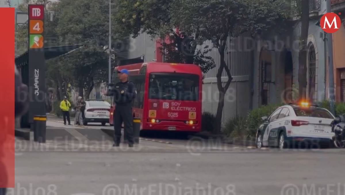 La mujer fue traslada a un hospital, tras ser arrollada por una unidad de la Línea 4 del Metrobús (Jorge Becerril)