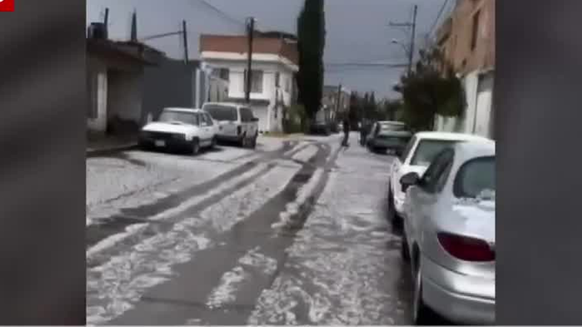 Rayo impacta y derriba barda en Jesús María, Aguascalientes; reportan fuetes lluvias