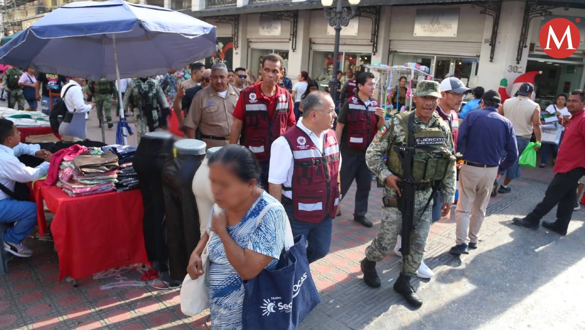 Defensa hace operativo contra la venta de cohetes en centro de Tampico. (Yazmín Sánchez)