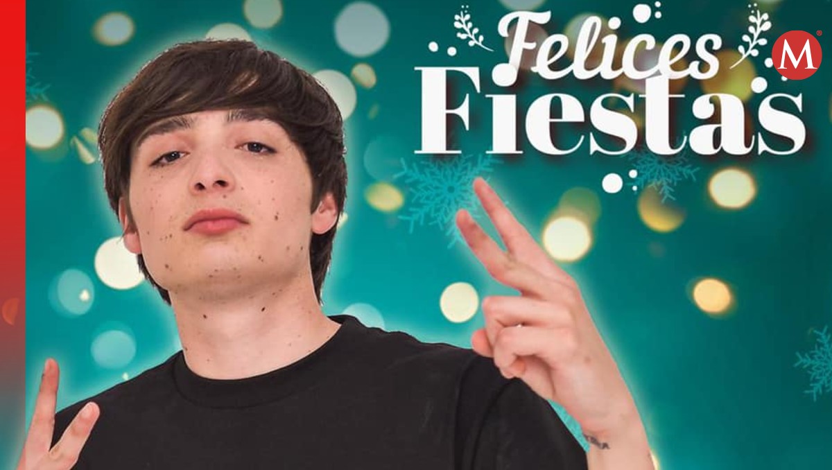 Una de las fotos navideñas que compartió Peso Pluma en 2020 | Especial