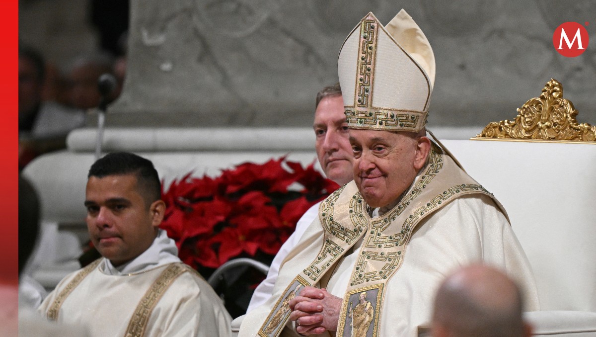 El Papa Francisco abrió la Puerta Santa de la basílica de San Pedro del Vaticano. | AFP
