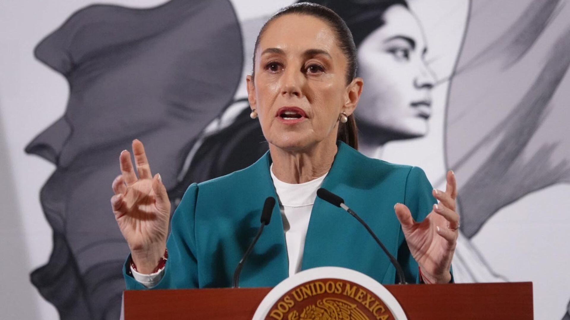 Sheinbaum no descarta creación de una nueva red de medios