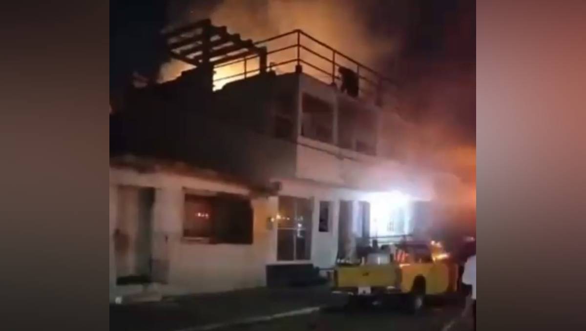El incendio solo provocó daños superficiales en La Cantinita de Lara. Foto: (Especial)