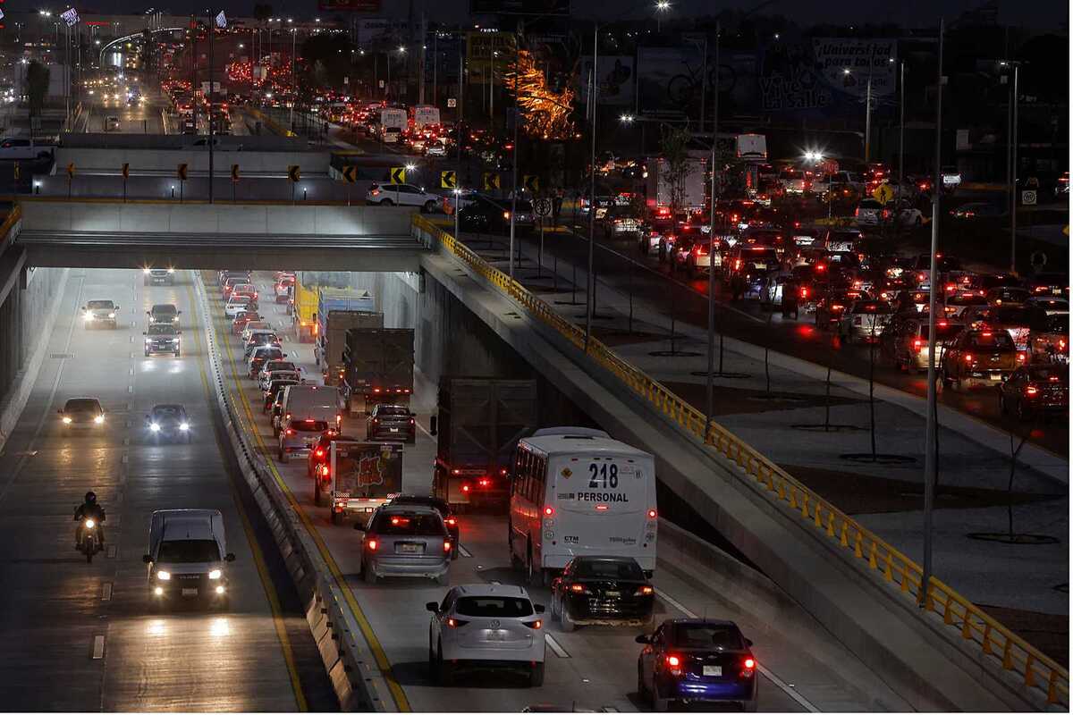 Según INEGI, existen 558 mil 201 vehículos de motor contabilizados en la región.| Manuel Guadarrama