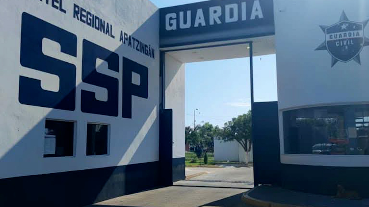 Policías de Apatzingán levantan paro tras reunirse con SSP de Michoacán