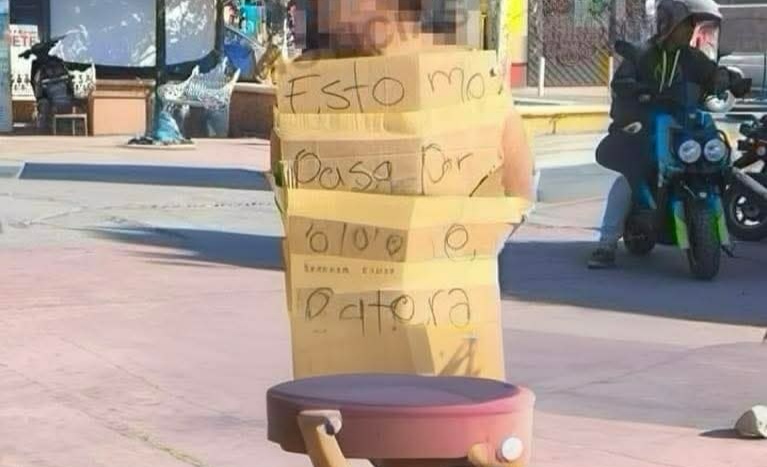 Mujer fue amarrada a un poste en Ixmiquilpan.