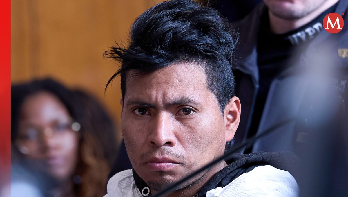Sebastián Zapeta se sentó a ver cómo se quemaba su víctima, según la policía. | AP