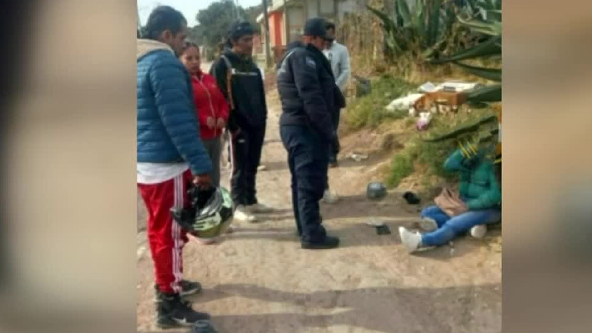 Tras discusión con su pareja, mujer es arrojada de una camioneta en Mineral de la Reforma, Hidalgo