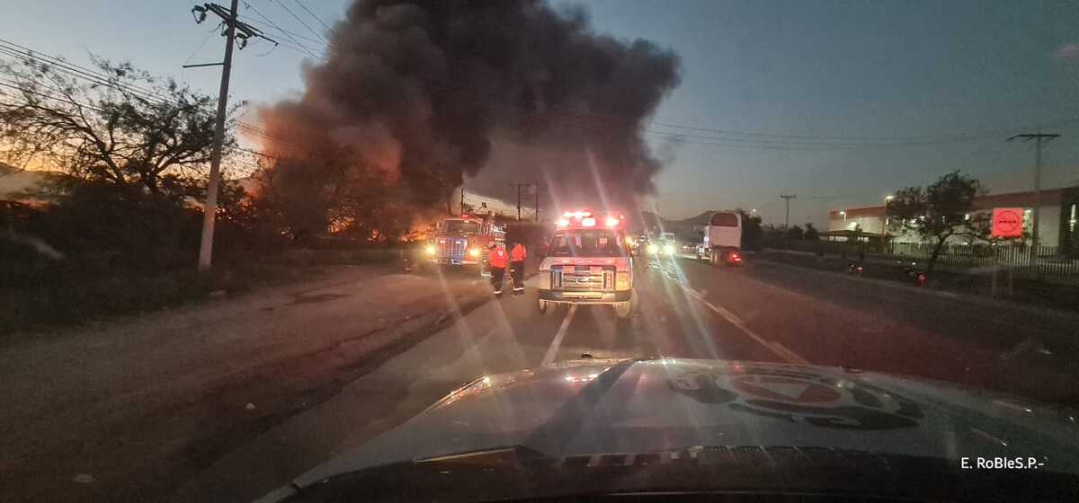 Hasta el momento no se reportan personas lesionadas. Foto: Especial