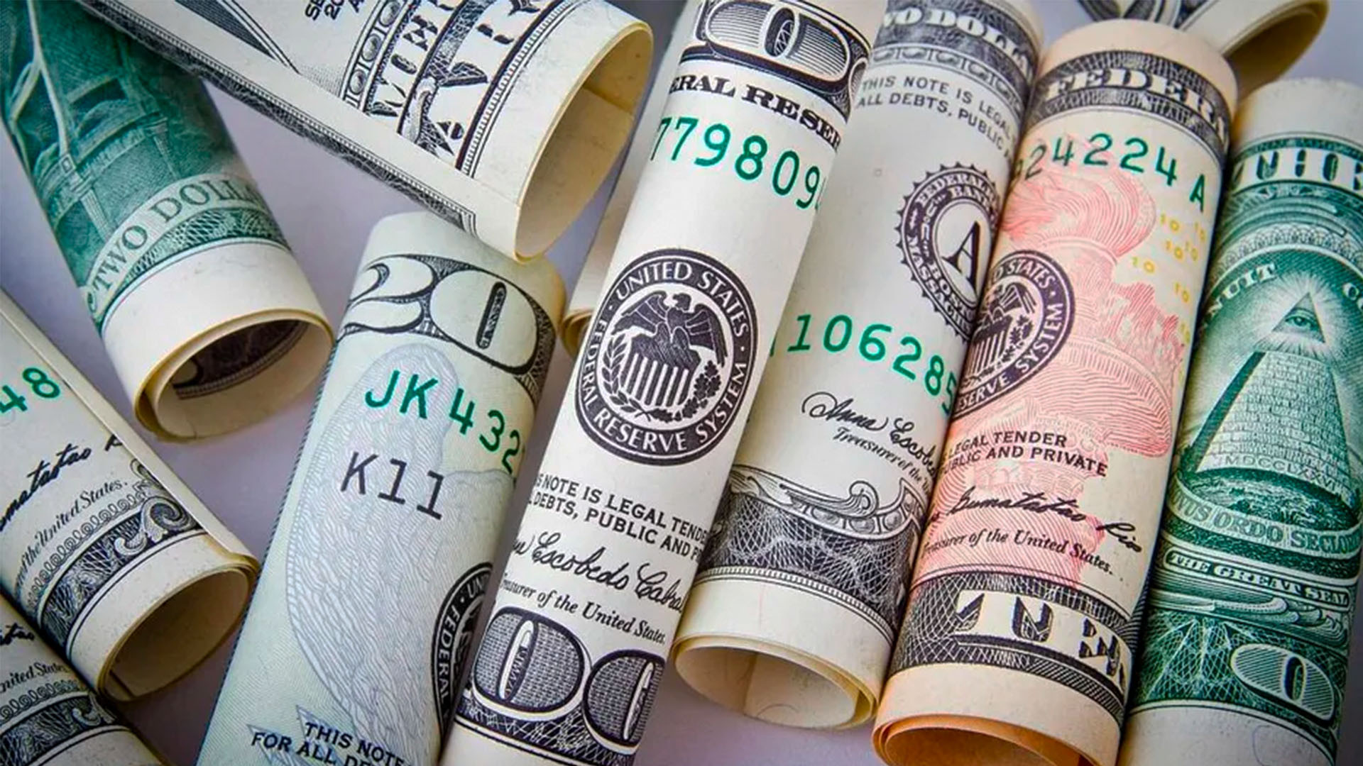 UBS prevé dólar en 19.50 pesos para segundo semestre de 2025