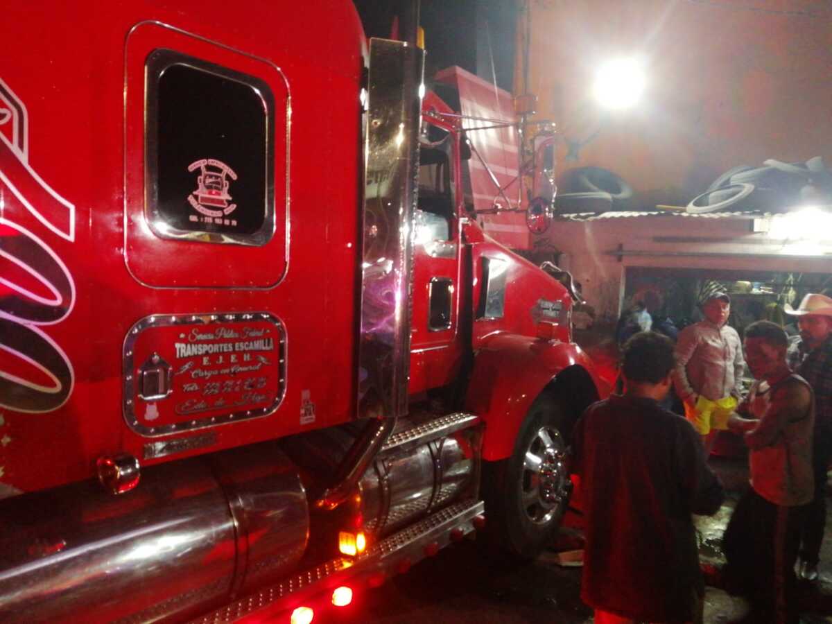 Accidente sobre la carretera México-Tuxpan.