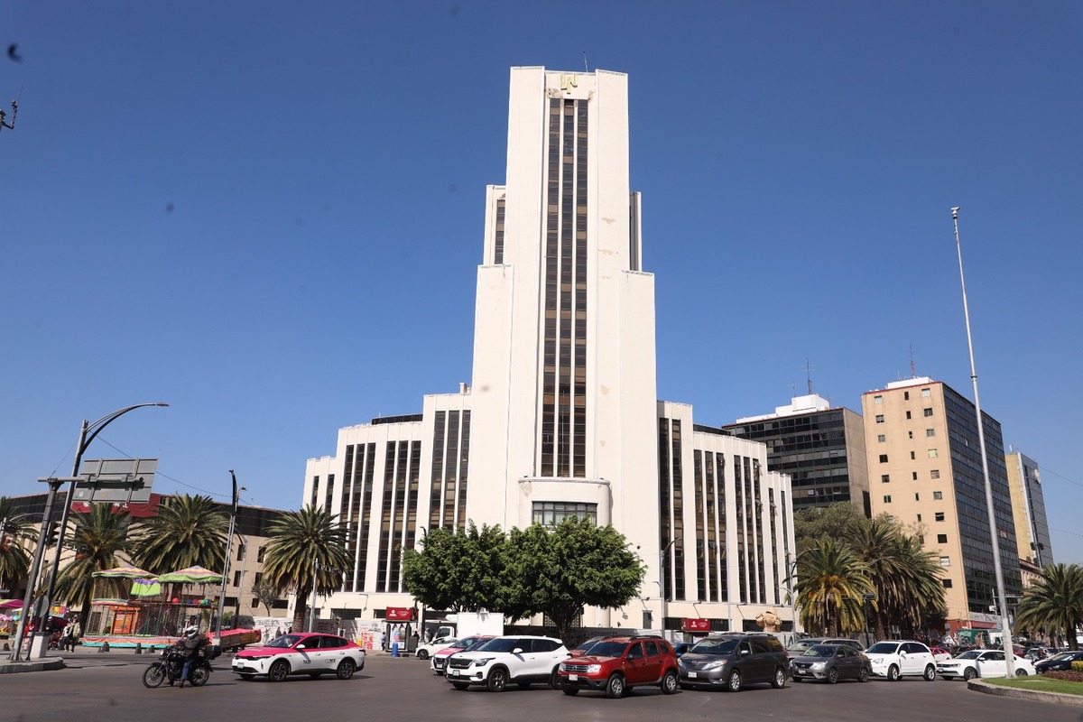 Edificio El Moro, casa de la Lotenal desde 1946 | Jesús Quintanar