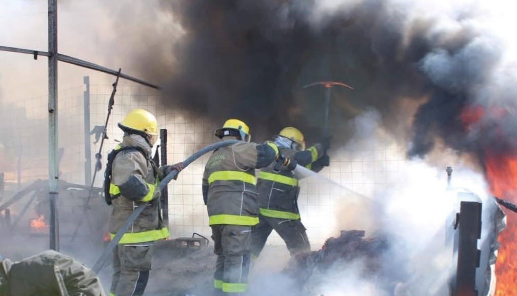 Reportan incendio en recicladora de Tizayuca.