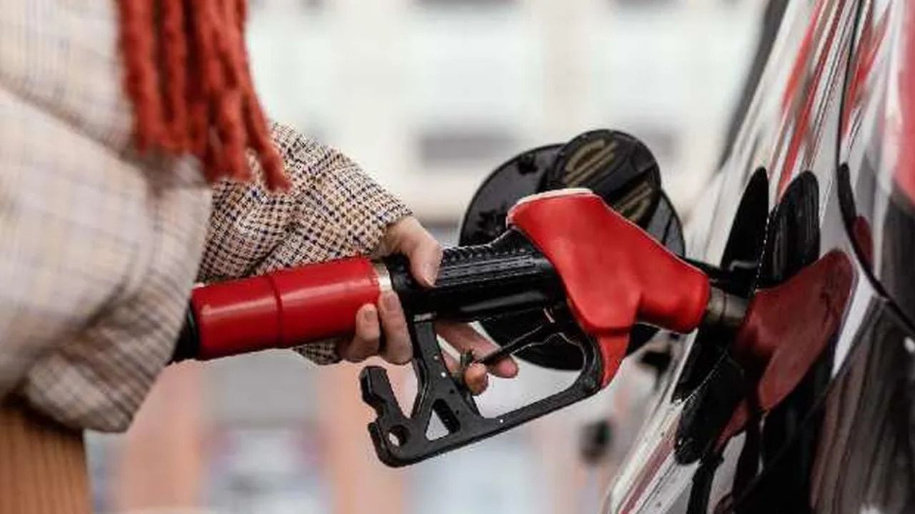 En San Lázaro, acusan que Morena ha incumplido en bajar a diez pesos el litro del combustible