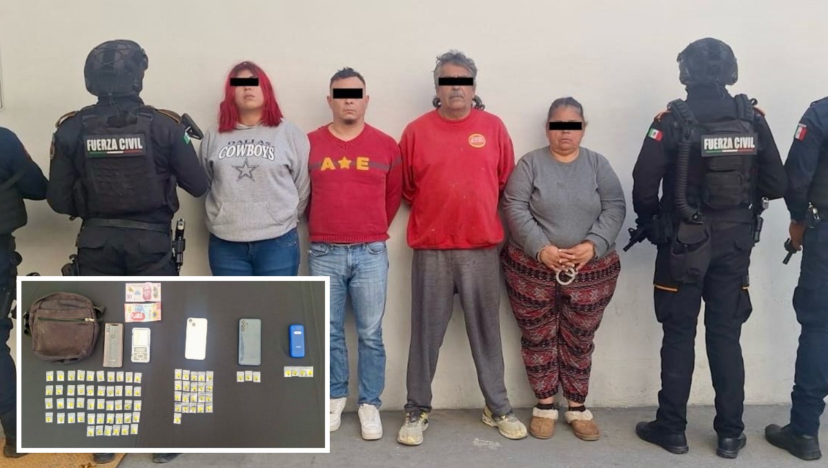 Los dos hombres y las dos mujeres fueron detenidos por oficiales de Fuerza Civil. Foto: Especial
