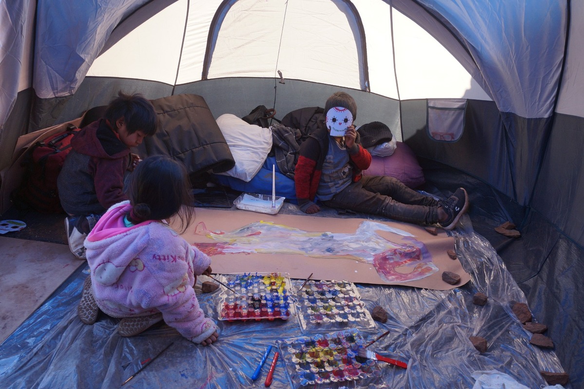 Siguen en la lucha para que el taller de iniciación artística para niños indígenas migrantes continúe.| Archivo