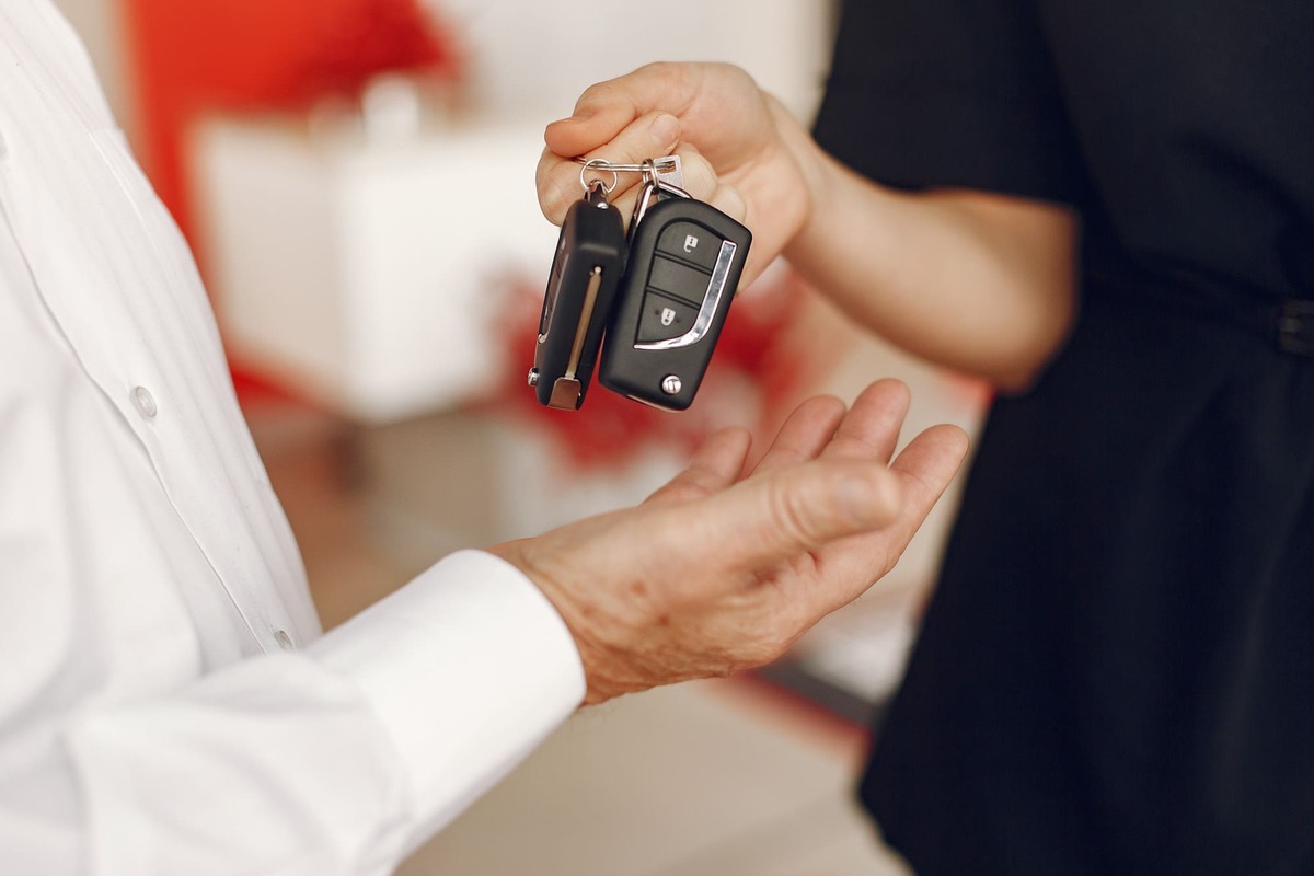 Turo Inc. es una de las plataformas más populares para alquiler y renta de autos | Freepik
