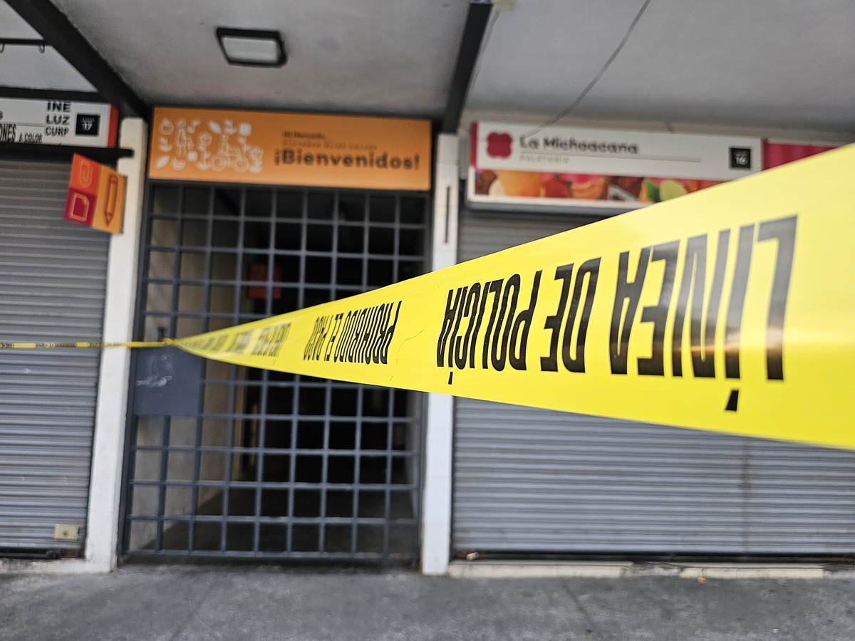Locatarios del mercado Plutarco Elías Calles dudan de las causas del incendio. (Juan Carlos Munguía)