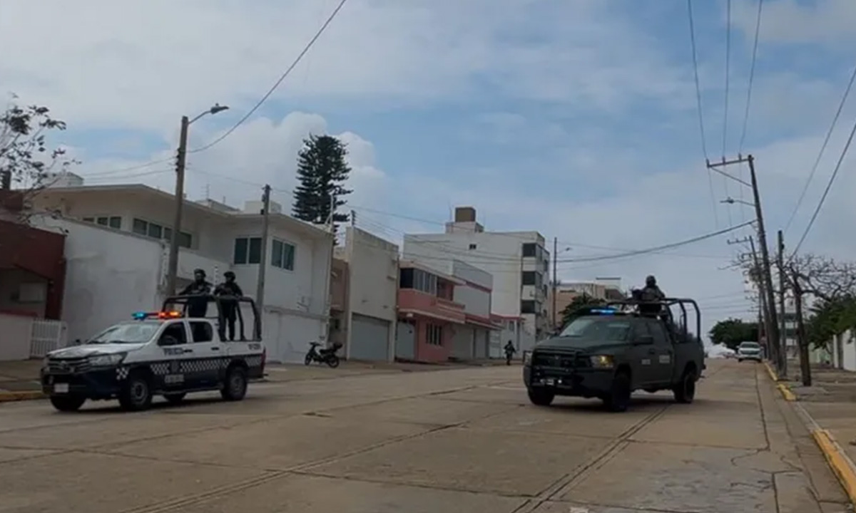 Realizan operativo para retirar cámaras de vigilancia instaladas de forma ilegal en Coatzacoalcos