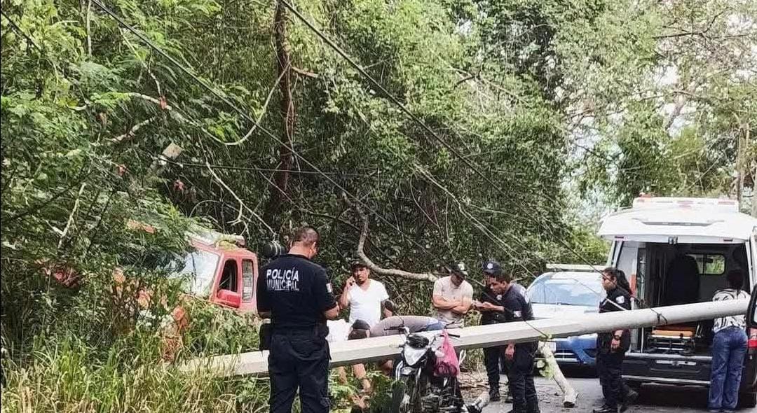 Accidente sobre la carretera Atlapexco-Huejutla.