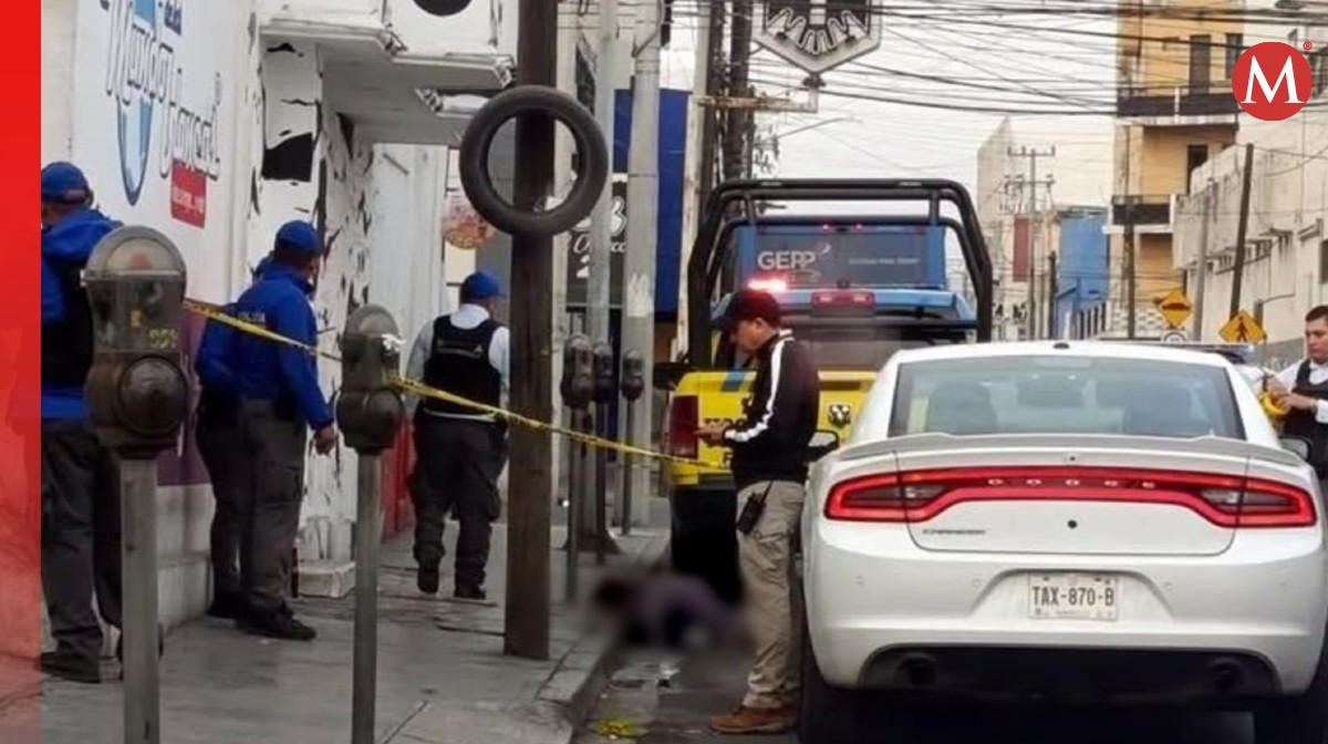 Hombre muere en calles del Centro de Monterrey. Foto: Especial