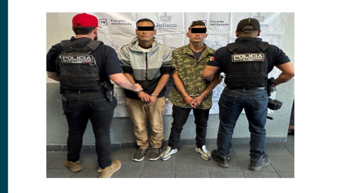 Dos hombres fueron detenidos por el robo a mano armada en un camión en Tonalá, Jalisco (Cortesía)