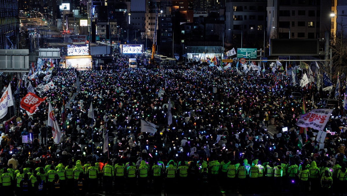 Manifestación en una protesta contra el presidente surcoreano destituido, Yoon Suk Yeol. | Reuters