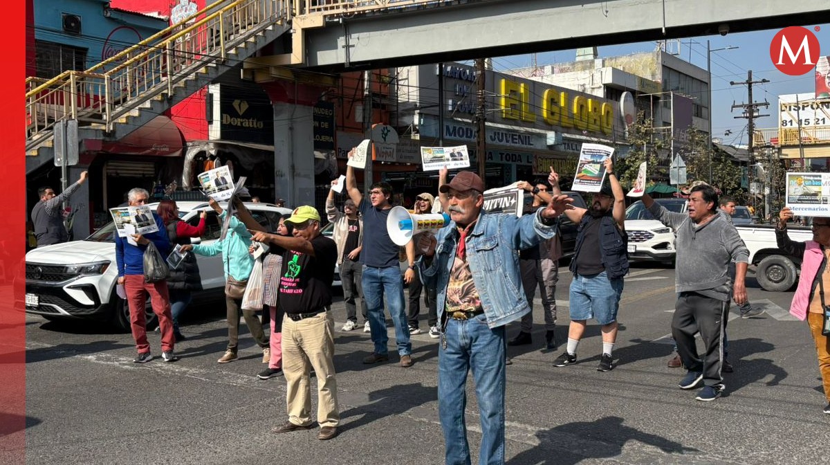 Manifestantes bloquean calles del Centro de Monterrey. Foto: Ángel Mercado