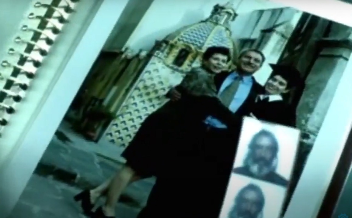 Martín era un profesor universitario que abandonó a su esposa Maru y a su hija para dedicarse a la guerrilla, donde lo llamaron El Chivo. | Película