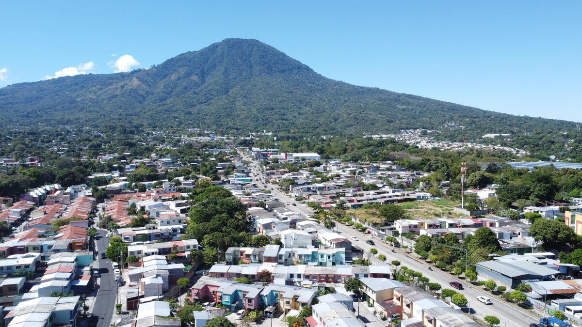 Un sismo de magnitud 6,3 con epicentro en el Pacífico salvadoreño sacudió a El Salvador y Guatemala. | EFE