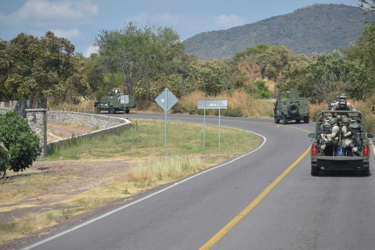 Los soldados, guardias nacionales y civiles, continúan desplegados en la zona para combatir al crimen. | Especial