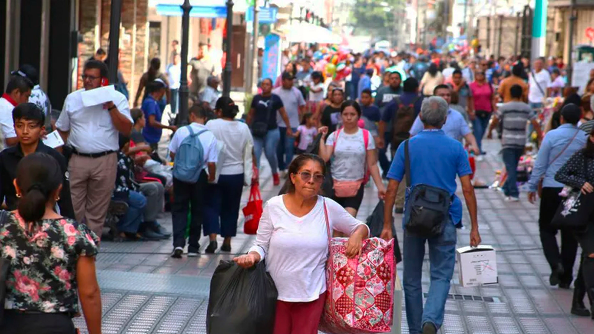 Confianza del consumidor baja en diciembre y hila dos caídas: Inegi