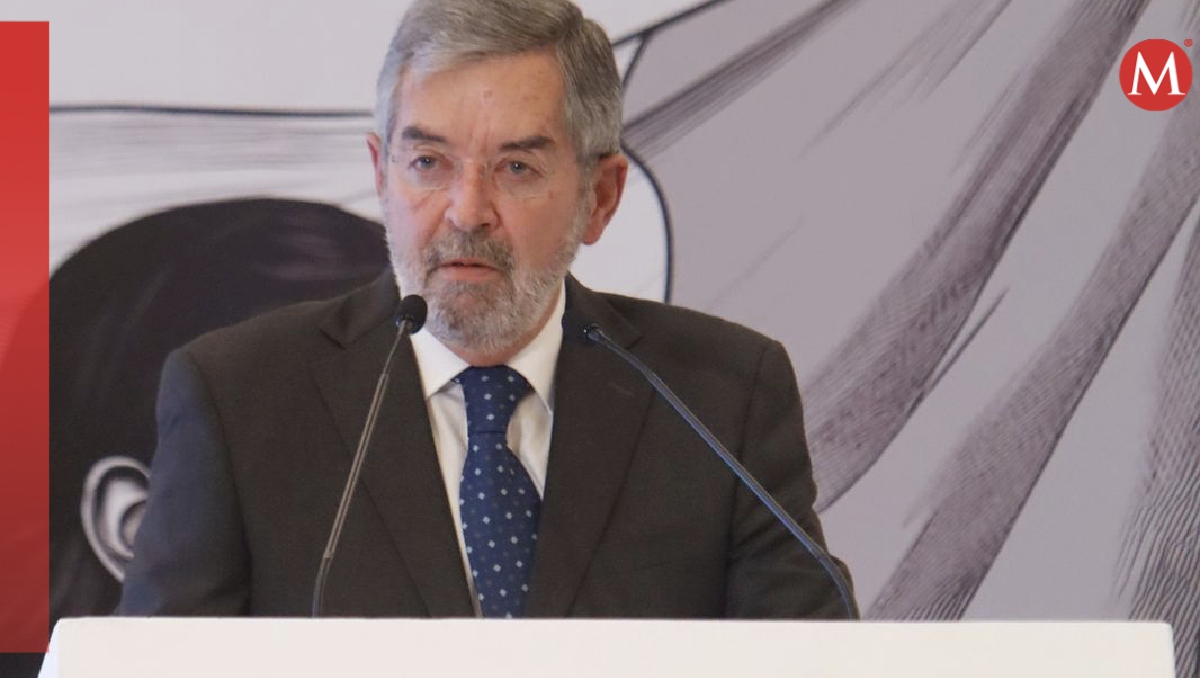 Juan Ramón de la Fuente, secretario de Relaciones Exteriores de México, en conferencia con cónsules. | Pedro Domínguez