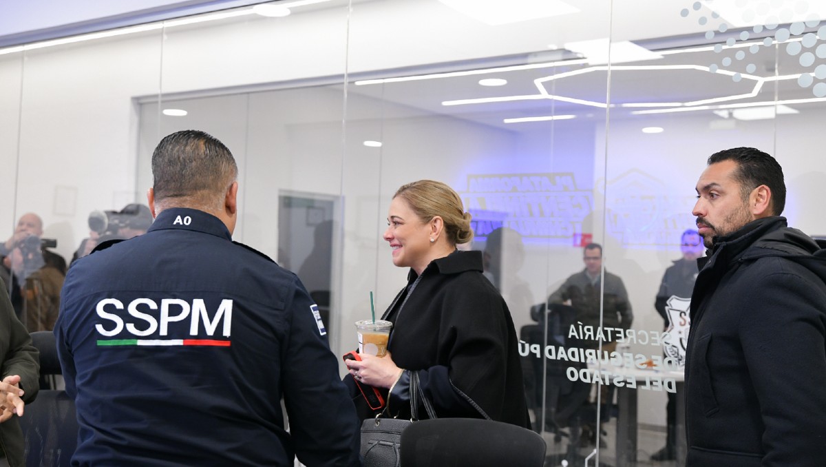 Maru Campos y Mesa de Seguridad analizan tema de migración en Ciudad Juárez. (Foto: Especial)