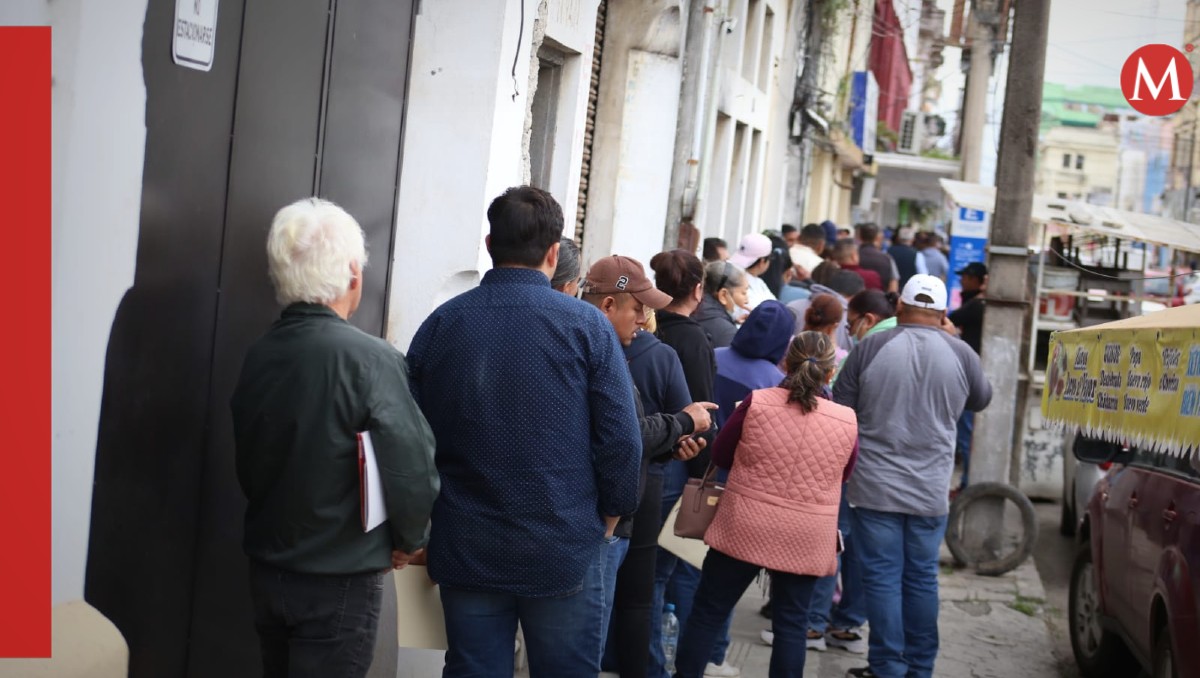 Reportan largas filas en oficinas fiscales del sur de Tamaulipas. (Yazmín Sánchez)