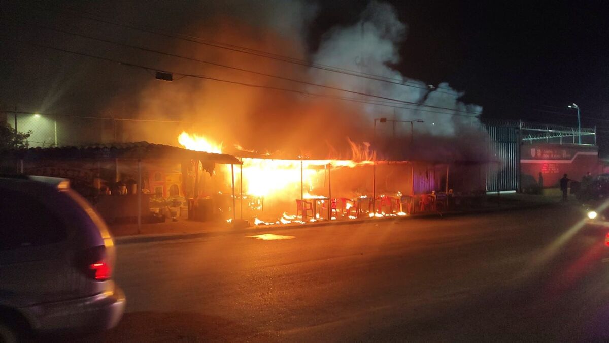 Bomberos controlan incendio en Ecatepec: saldo de un lesionado y tres afectados | Especial