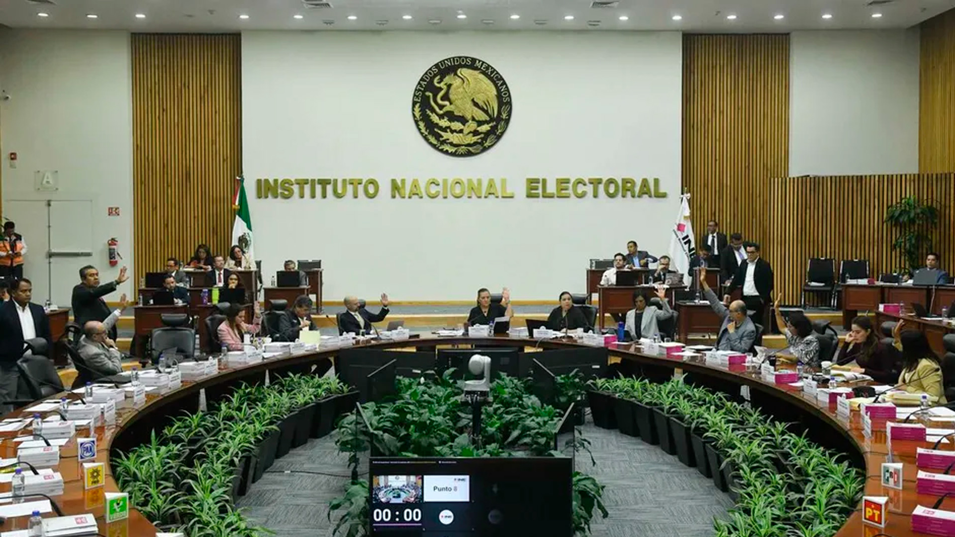Arranca la carrera para registro de nuevos partidos políticos: se apuntan conservadores