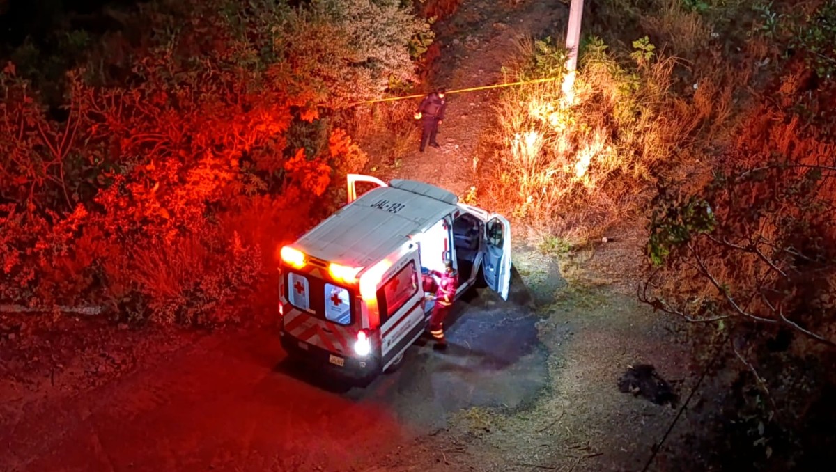 Autoridades vigilan lugar donde mujer fue hallada muerta en Zapopan (Vicente Torres Alfaro)