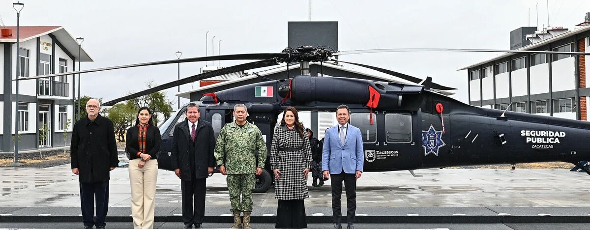 Tere Jiménez junto a los gobernadores de la región | Foto: Especial