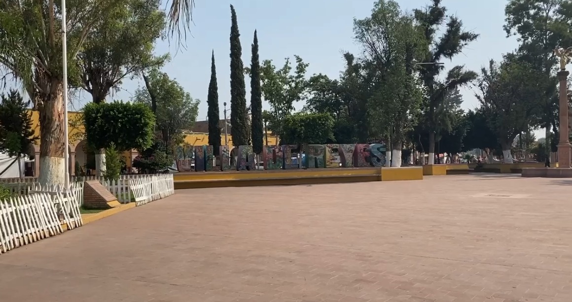 Los cinco agentes heridos de la Guardia Civil Estatal fueron trasladados a un hospital.