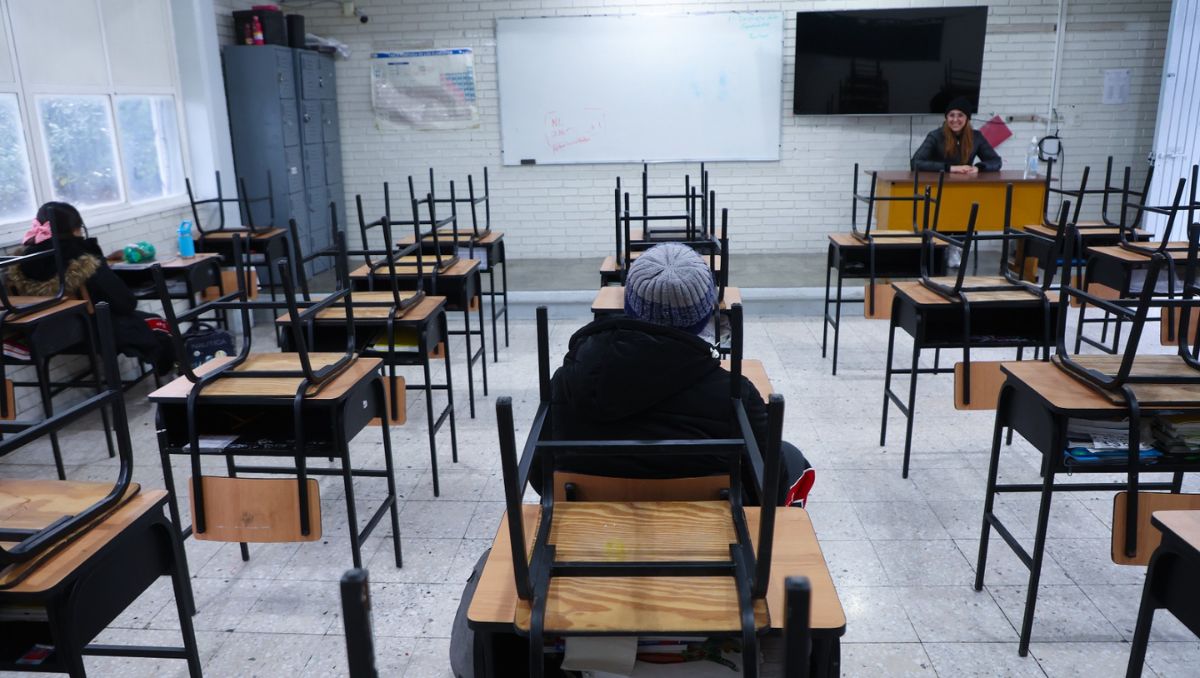 Faltan alumnos por frío a escuelas en Monterrey. Jorge López